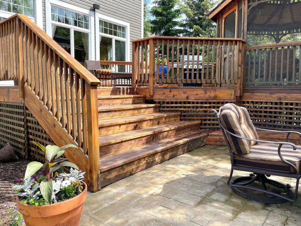 deck staining edmonton